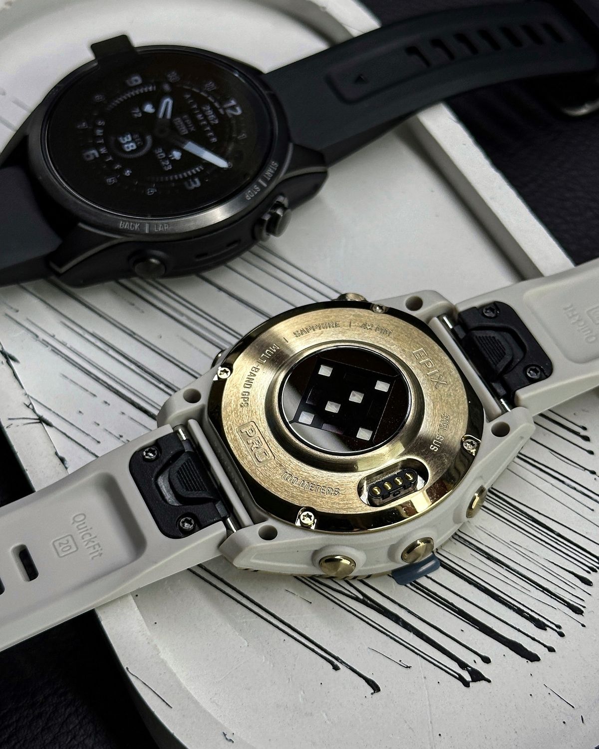 Механизм часов крупным планом